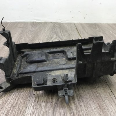 Полка аккумулятора Opel Corsa D - изображение 4