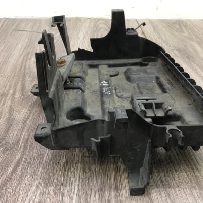 Полка аккумулятора Opel Corsa D - изображение 6