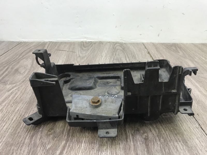 Полка аккумулятора Opel Corsa D