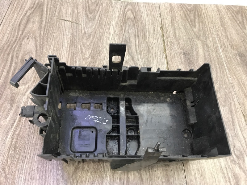 Полка аккумулятора Opel Astra J 2013