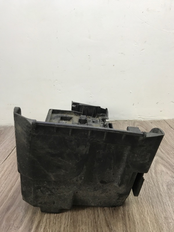 Полка аккумулятора Opel Vectra C