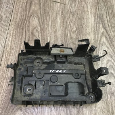 Полка аккумулятора Opel Corsa D - изображение 1