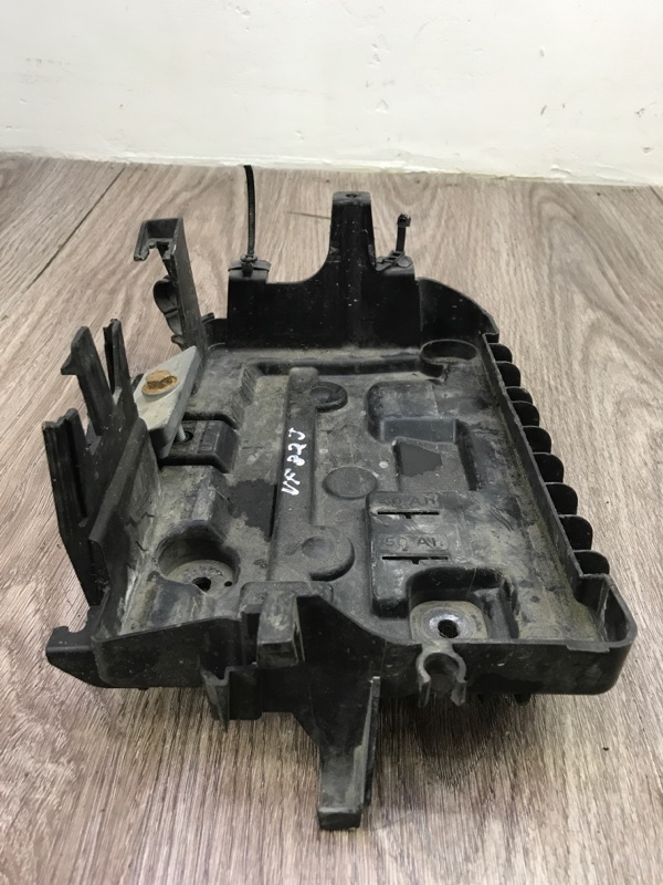 Полка аккумулятора Opel Corsa D