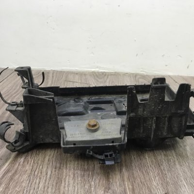 Полка аккумулятора Opel Corsa D - изображение 6