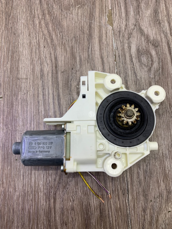Мотор стеклоподъемника Ford Focus 2 2005 универсал Перед. Лев.