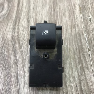 Кнопка стеклоподъемника Opel Astra J 2010 хетчбэк 5-ти дв. Задн. Лев. - изображение 1