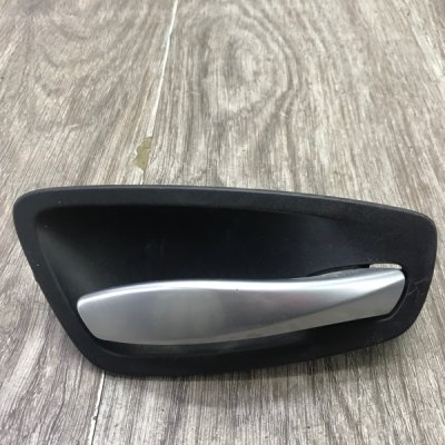 Ручка двери внутренняя BMW 1 series 2007 хетчбэк-5ти дв. Перед. Прав. - изображение 1