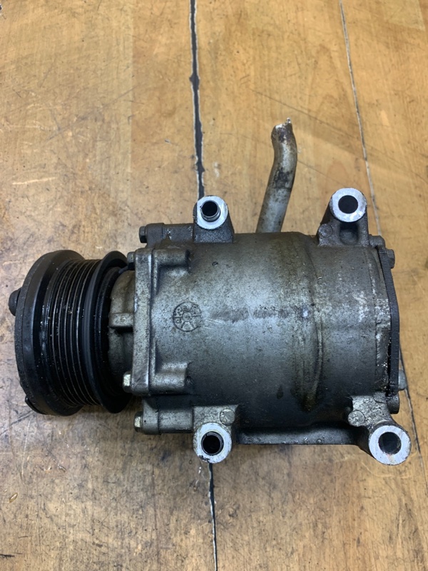 Компрессор кондиционера Ford Fiesta 5 2004 FXJB