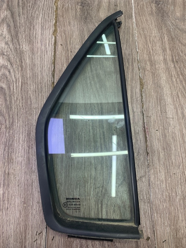 Форточка двери Honda CR-V 2002 внедорожник Задн. Прав.
