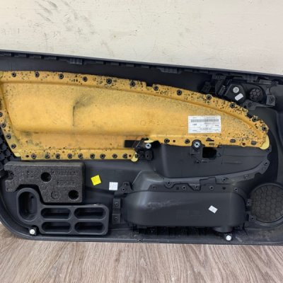 Обшивка двери Opel Corsa D 2006-2010 хетчбэк 3-х дв. Перед. Прав. - изображение 8