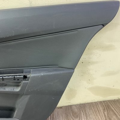 Обшивка двери Opel Astra H 2004-2010 универсал Задн. Прав. - изображение 1