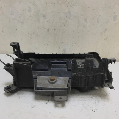 Полка аккумулятора Opel Corsa D - изображение 4