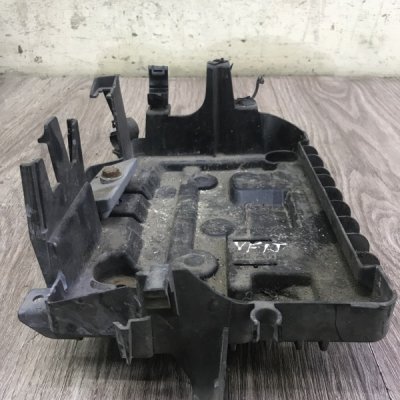 Полка аккумулятора Opel Corsa D - изображение 3