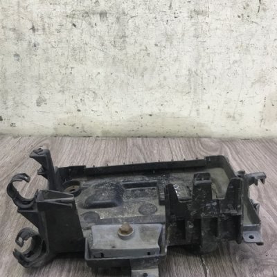 Полка аккумулятора Opel Corsa D - изображение 4