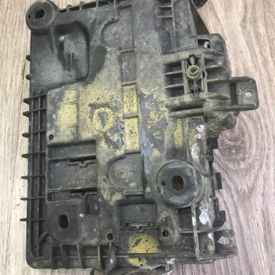 Полка аккумулятора Opel Corsa D - изображение 7