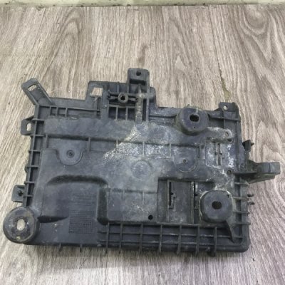 Полка аккумулятора Opel Corsa D - изображение 4
