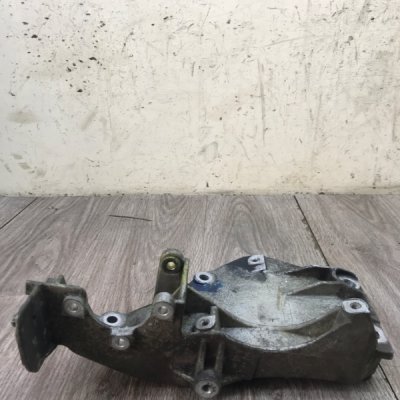 Кронштейн генератора Saab 9-5 2008 Z19DTH - изображение 6