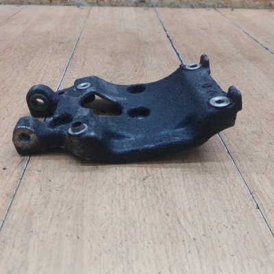 Кронштейн кондиционера Ford Focus 2 2010 G8DA - изображение 2
