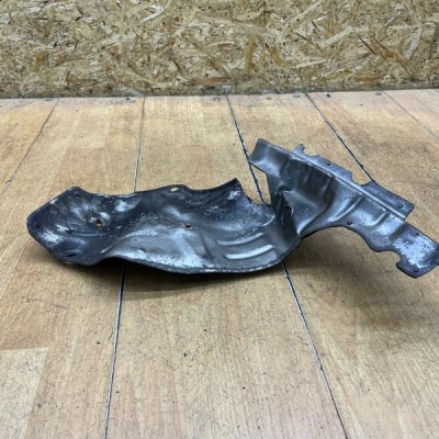 Кожух выпускного коллектора Opel Astra H 2007 Z19DTH - изображение 2