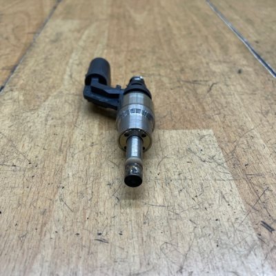 Топливная форсунка Volkswagen Golf 5 2005 BLF - изображение 5
