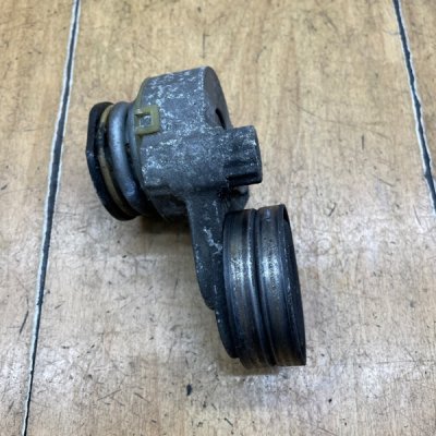 Натяжной ролик приводного ремня Opel Astra H 2006 Z16XEP - изображение 3
