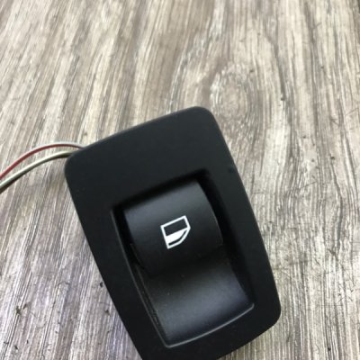 Кнопка стеклоподъемника BMW 1 series 2007 хетчбэк-5ти дв. Задн. Прав. - изображение 3