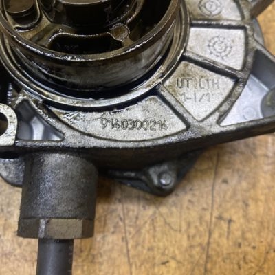 Вакуумный насос Chevrolet Captiva 2008 2.0 VCDI - изображение 2