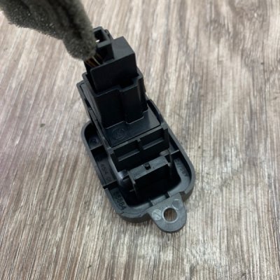 Кнопка стеклоподъемника Volvo V50 2004 Универсал Задн. Лев. - изображение 4