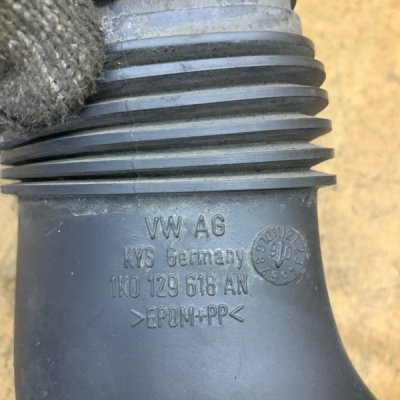 Патрубок воздушного фильтра Volkswagen Golf 5 2006 BMN - изображение 2
