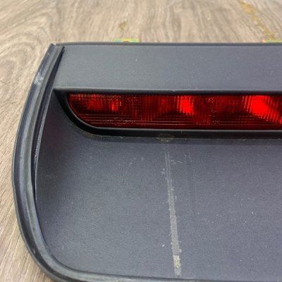 Стоп-сигнал крышки багажника Mitsubishi Carisma 2002 хетчбэк-5ти дв. Задн. - изображение 3