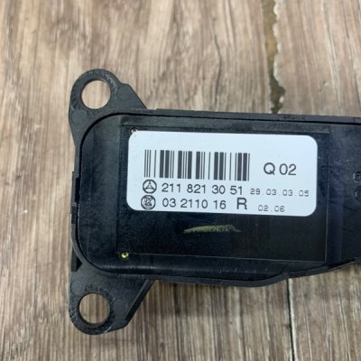 Кнопка управления зеркалами Mercedes-Benz E-Class 2003 W211 Перед. - изображение 5