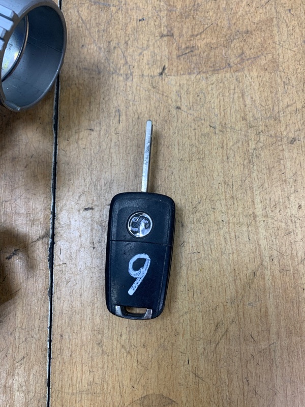 Замок зажигания Opel Insignia 2011