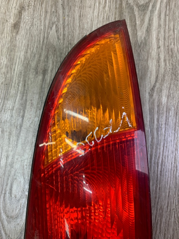 Фонарь Ford Focus 1 2002 хетчбэк 3-х дв. Задн. Прав.