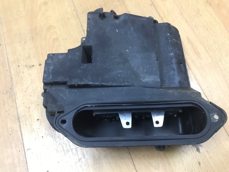 Блок предохранителей Audi А4 В5 1996 седан
