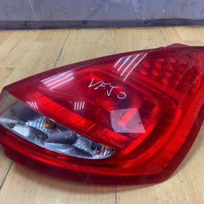 Фонарь Ford Fiesta 6 2011 хэтчбек 3-х дв. 6 TDCI Задн. Прав. - изображение 1