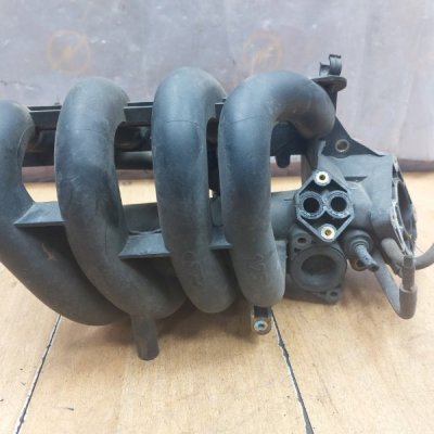 Коллектор впускной Ford Fiesta 5 1996 DHA - изображение 4