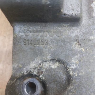 Кронштейн генератора Volvo S40 1998 B4204S - изображение 2