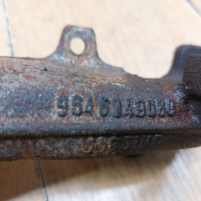 Коллектор впускной Ford C-max 2006 G6DD - изображение 2