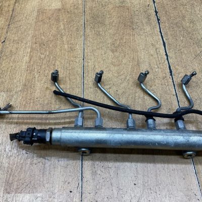 Топливная рампа Honda Civic 2006 N22A2 - изображение 5