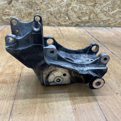 Кронштейн генератора Peugeot 807 2005 минивэн 4HW(DW12TED4) - изображение 3