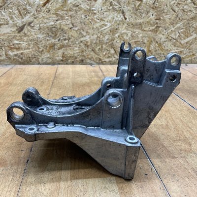 Кронштейн генератора Peugeot 807 2005 минивэн 4HW(DW12TED4) - изображение 5