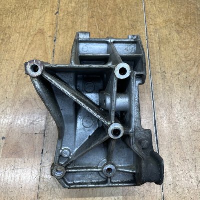 Кронштейн генератора Peugeot 807 2005 минивэн 4HW(DW12TED4) - изображение 6