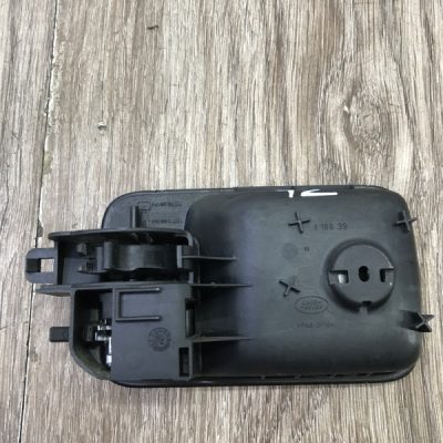 Ручка двери внутренняя Land Rover Discovery 3 2004 внедорожник, Задн., Прав. - изображение 4