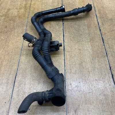 Патрубок системы охлаждения двигателя Citroen C3 2004 8HY(DV4TED4) - изображение 5