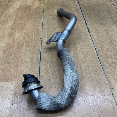 Трубка клапана EGR (ЕГР) Citroen C3 2004 8HY(DV4TED4) - изображение 3