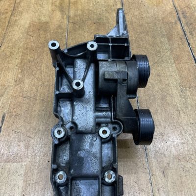 Кронштейн генератора Volvo V70 2004 D5244T - изображение 5