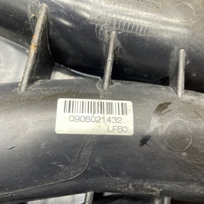 Коллектор впускной Mazda 3 2006 LF17 - изображение 4