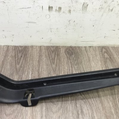Накладка на крышку багажника Land Rover Discovery 3 2004 внедорожник Задн. - изображение 9