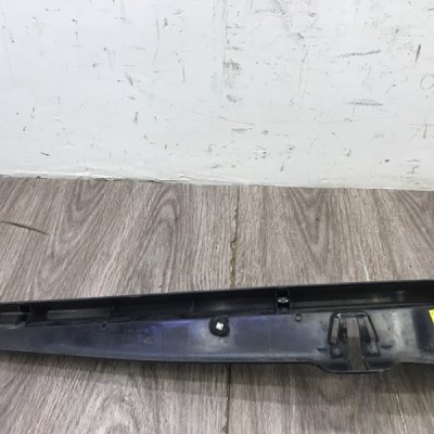 Накладка на крышку багажника Land Rover Discovery 3 2004 внедорожник Задн. - изображение 3