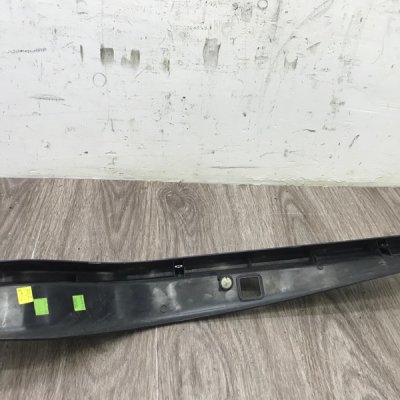 Накладка на крышку багажника Land Rover Discovery 3 2004 внедорожник Задн. - изображение 4